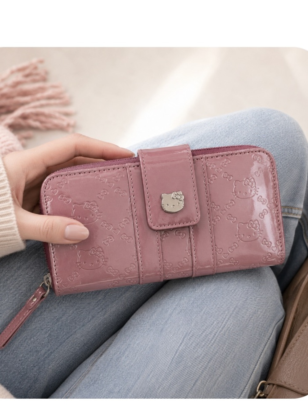 LOUNGEFLY Loves Hello Kitty 2012 Pink Embossed Zip Wallet HTF Sanrio